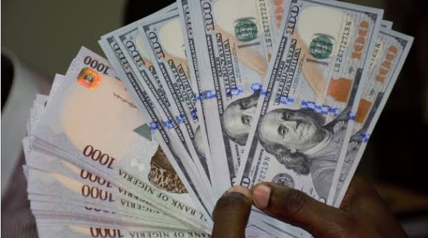 Naira loses slightly to dollar by 0.26%