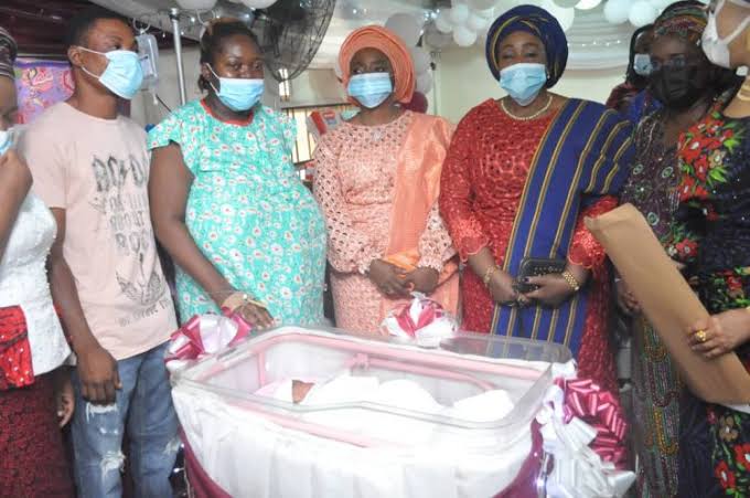 Sanwo-Olu’s wife welcomes first babies of 2023 at LASUTH