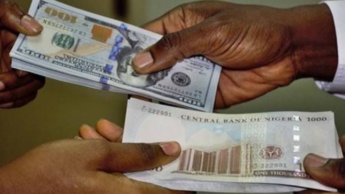 Naira begins new week on positive note, exchanges at N461 to dollar