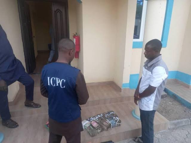 ICPC Takes Custody Of N2 Million Being Ferried To A Politician