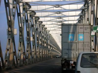 FEC approves N15 billion for road linking 2nd Niger bridge, €3.7 million for power
