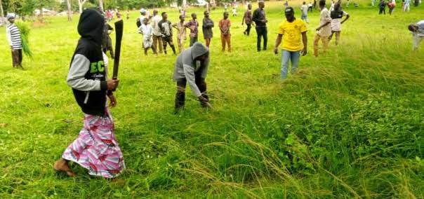 Sallah: Christians join Muslims to clear grass at Kaduna praying ground