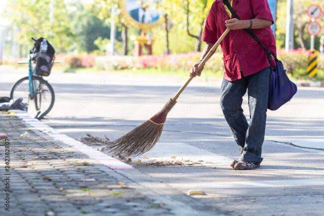 Internet Fraud: Court orders student to clean EFCC premises for 2 weeks