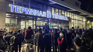Angry mob storms Russian airport in hunt for Israelis - Official