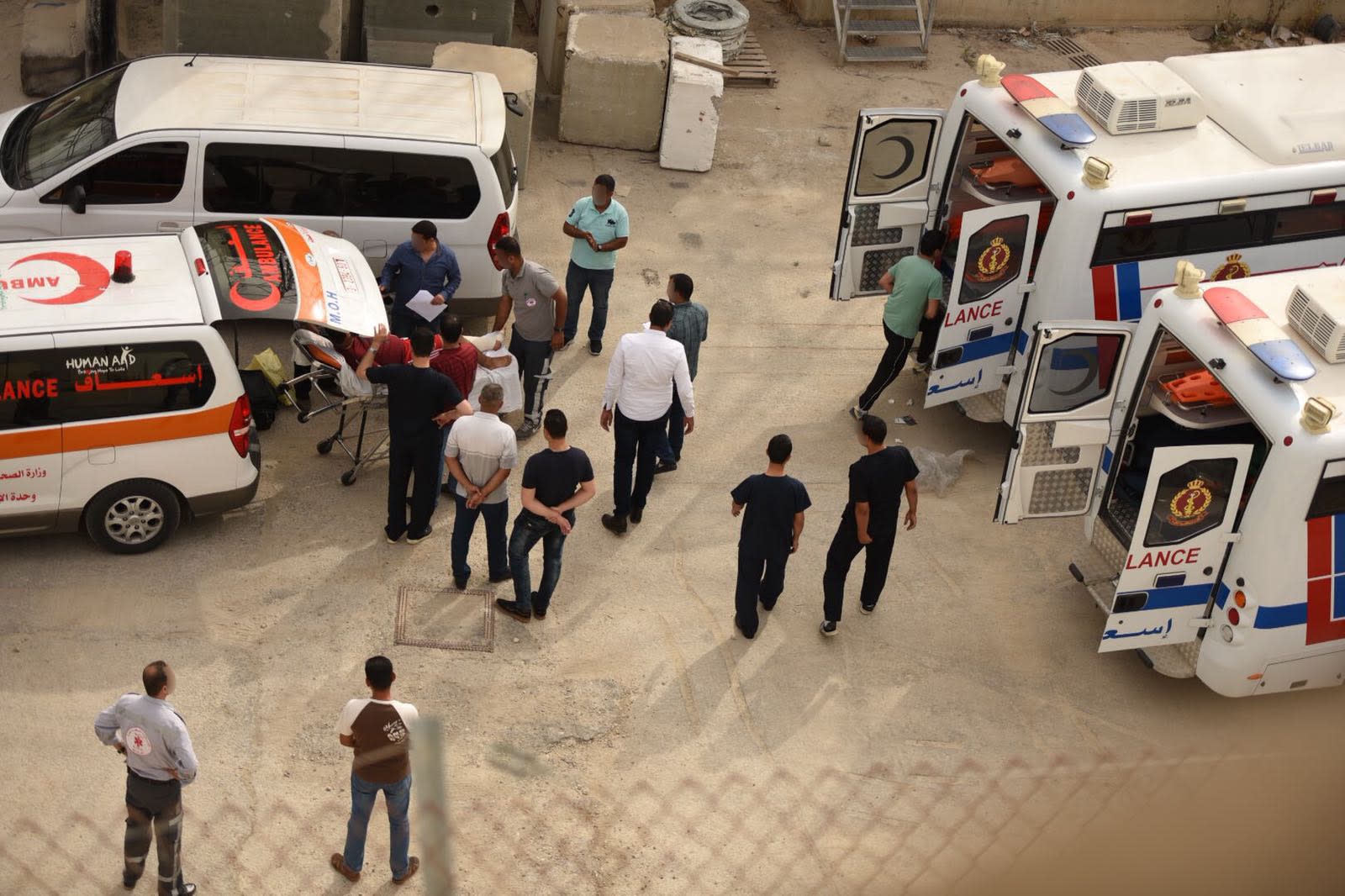 Red Cross helps transport injured out of Gaza Strip to Egypt
